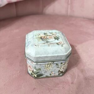 Vintage blue flower tin box small candle